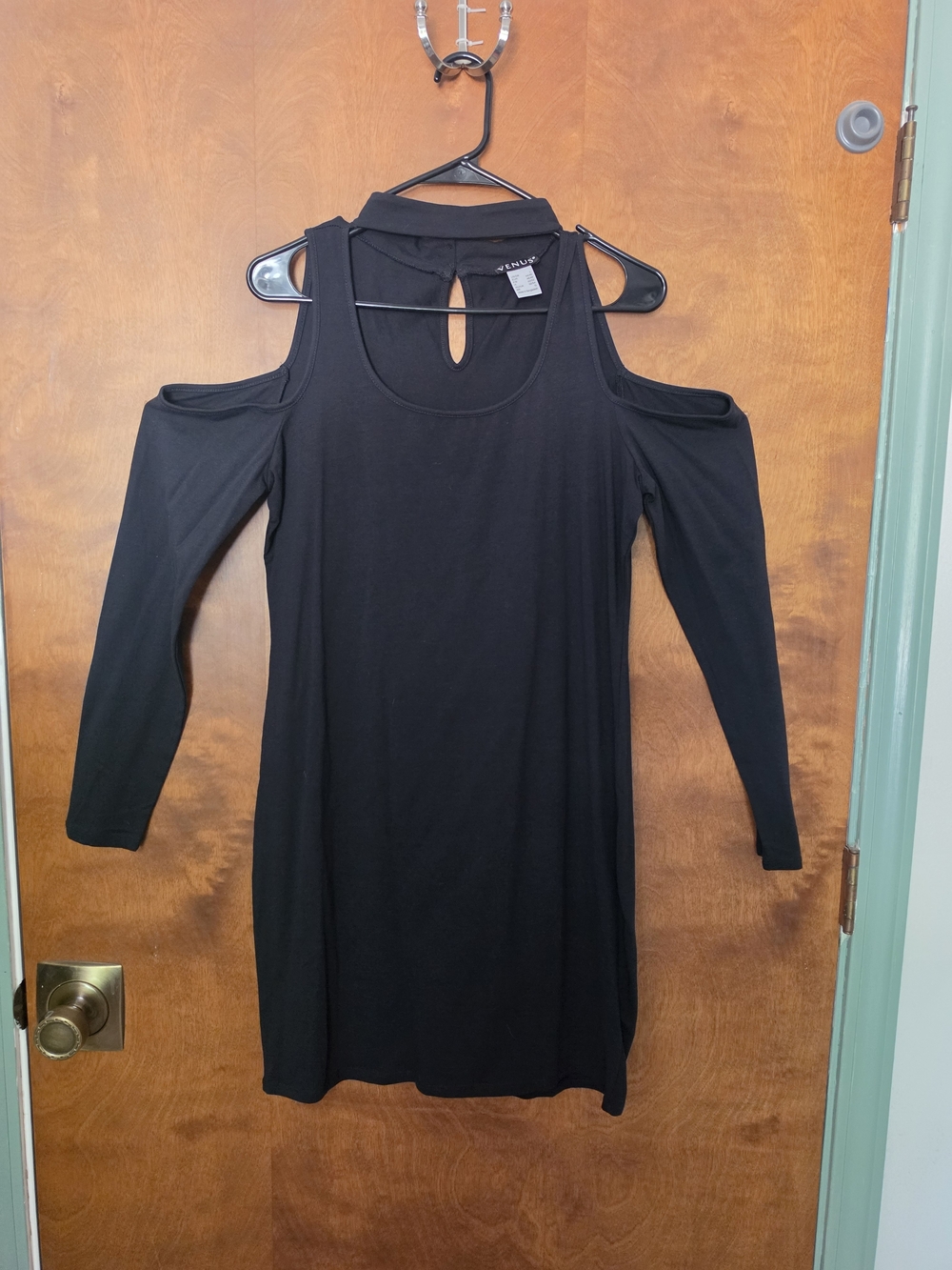 Black Cold-Shoulder Women’s Dress